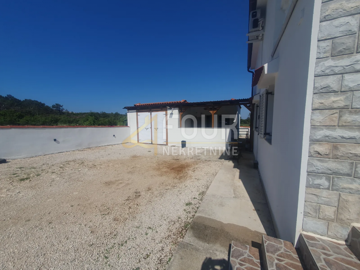 Hiša Ražanac, 180m2