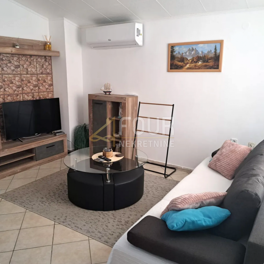 Hiša Ražanac, 180m2