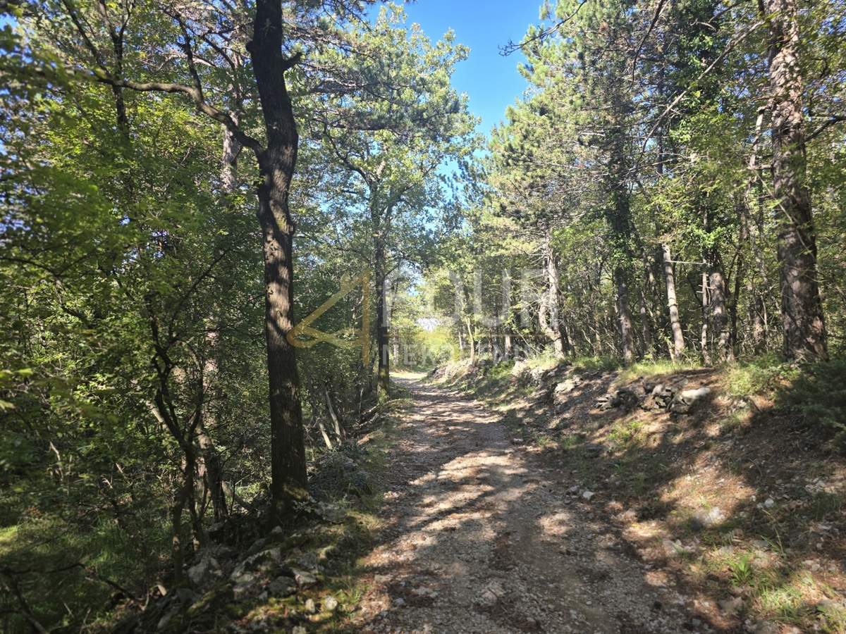 Zemljišče Kostrena, 1.875m2