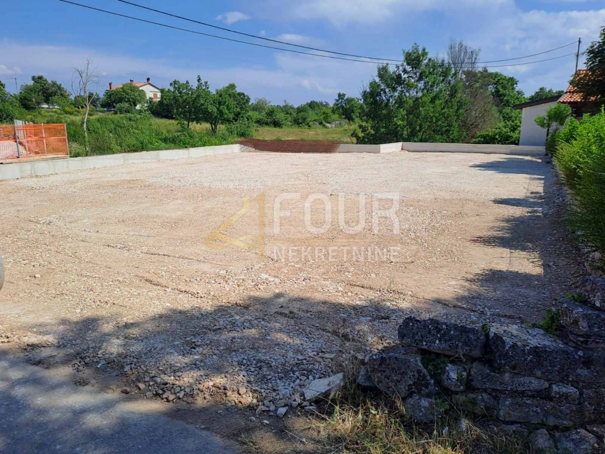 Zemljišče Svetvinčenat, 391m2