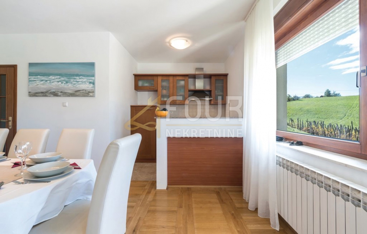 Zagreb, Starjak, družinska hiša z bazenom, garažo in velikim vrtom