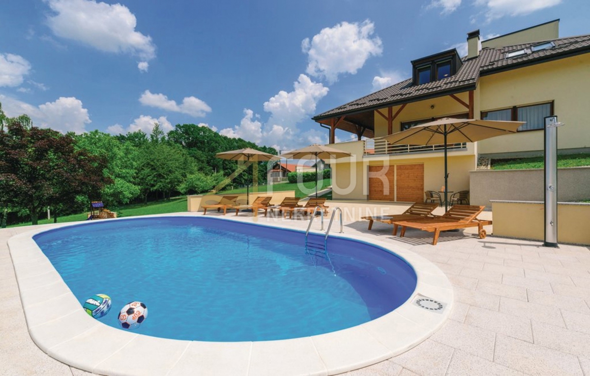 Zagreb, Starjak, družinska hiša z bazenom, garažo in velikim vrtom