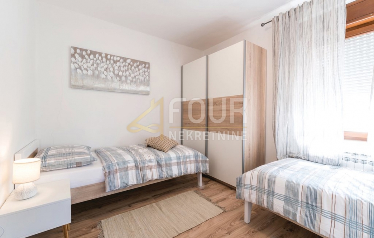 Zagreb, Starjak, družinska hiša z bazenom, garažo in velikim vrtom