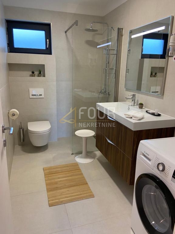 Hiša Poljane, Opatija - Okolica, 163m2