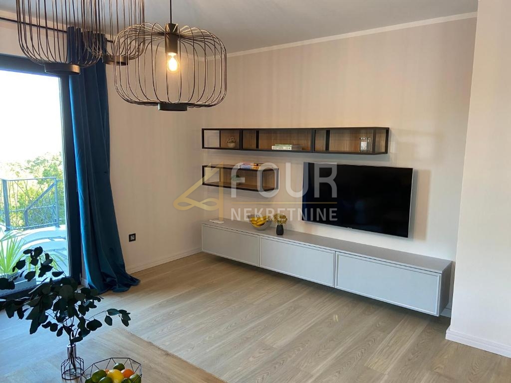 Hiša Poljane, Opatija - Okolica, 163m2