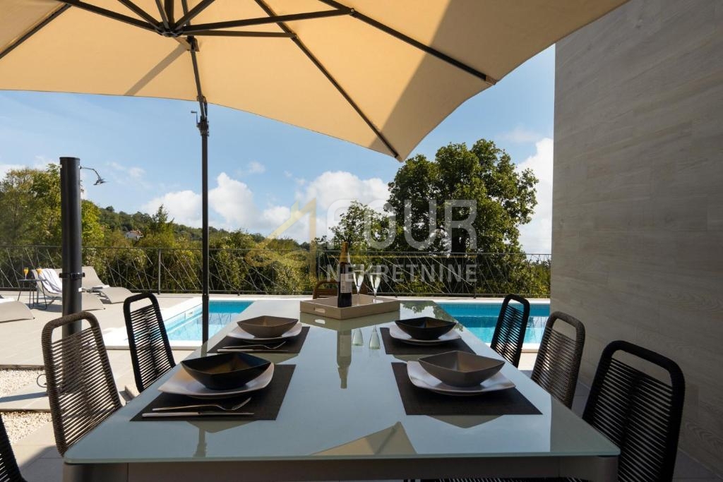 Hiša Poljane, Opatija - Okolica, 163m2