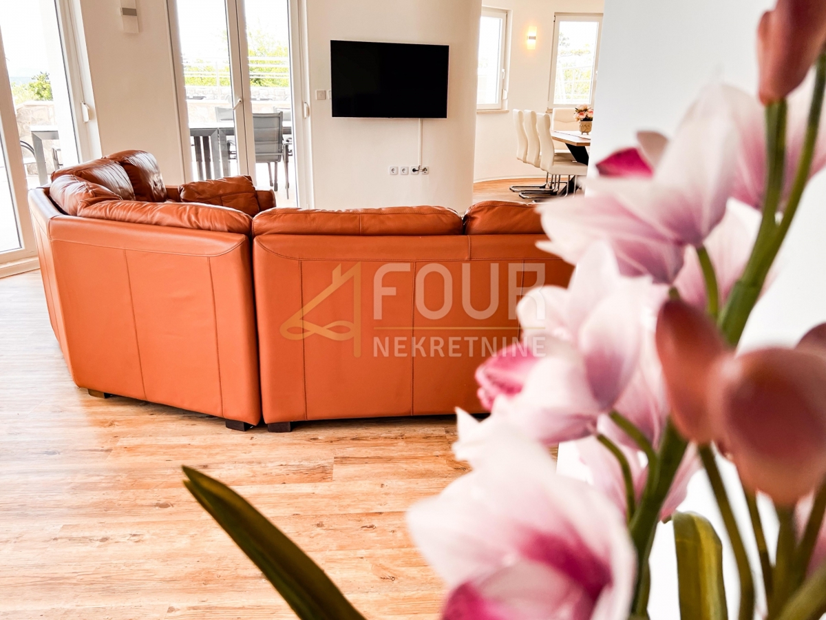 Hiša Crikvenica, 300m2