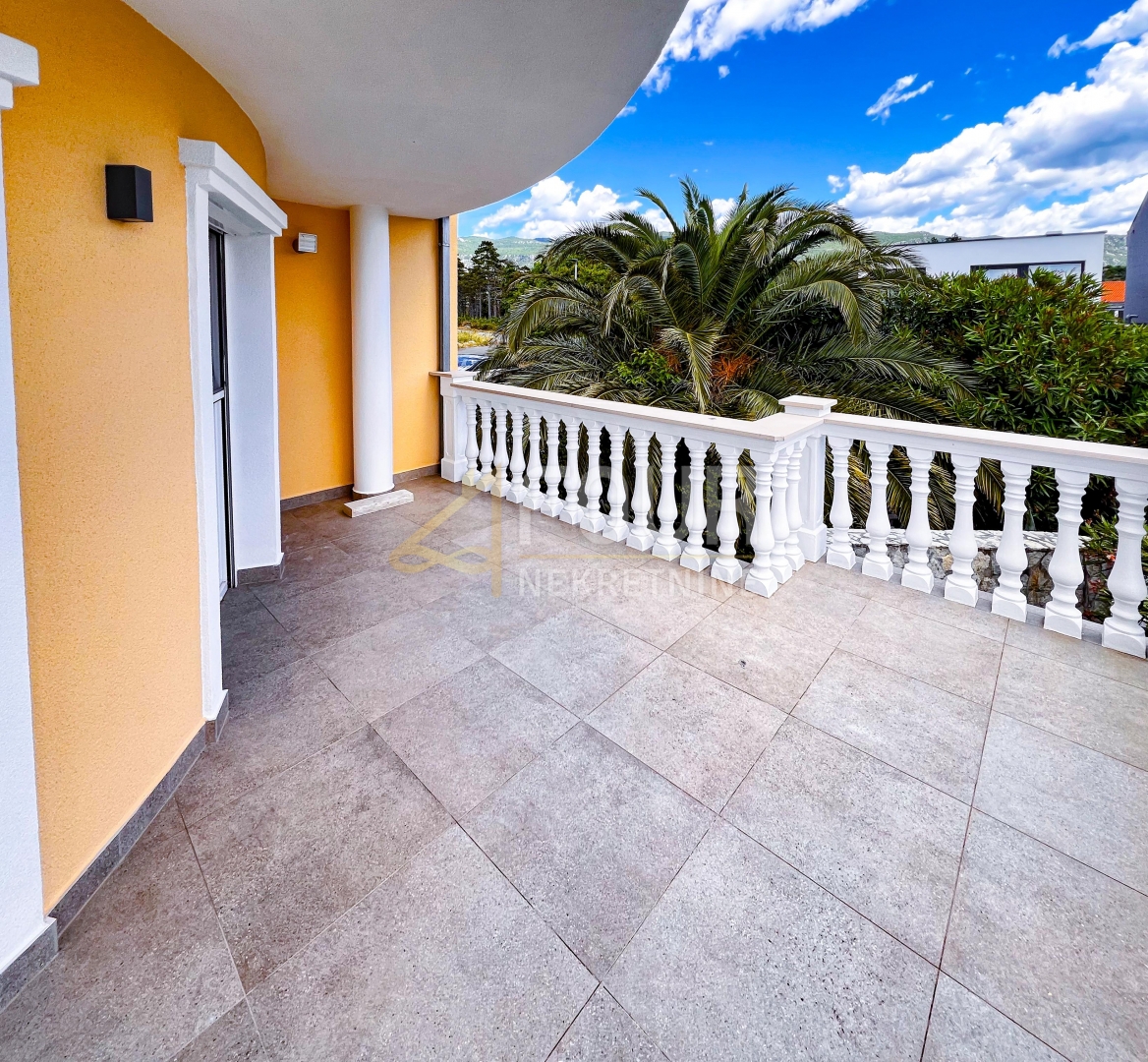 Hiša Crikvenica, 300m2