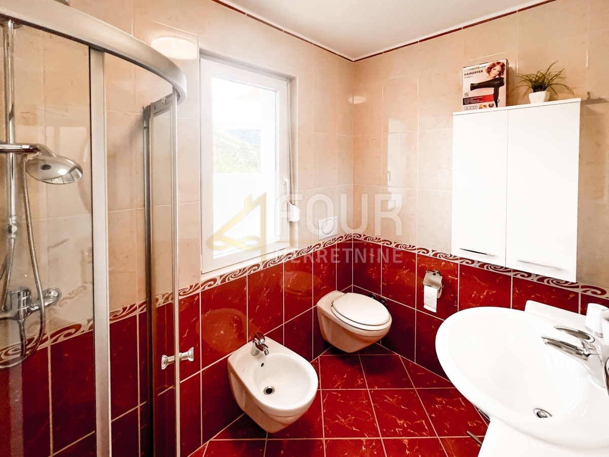 Hiša Crikvenica, 300m2