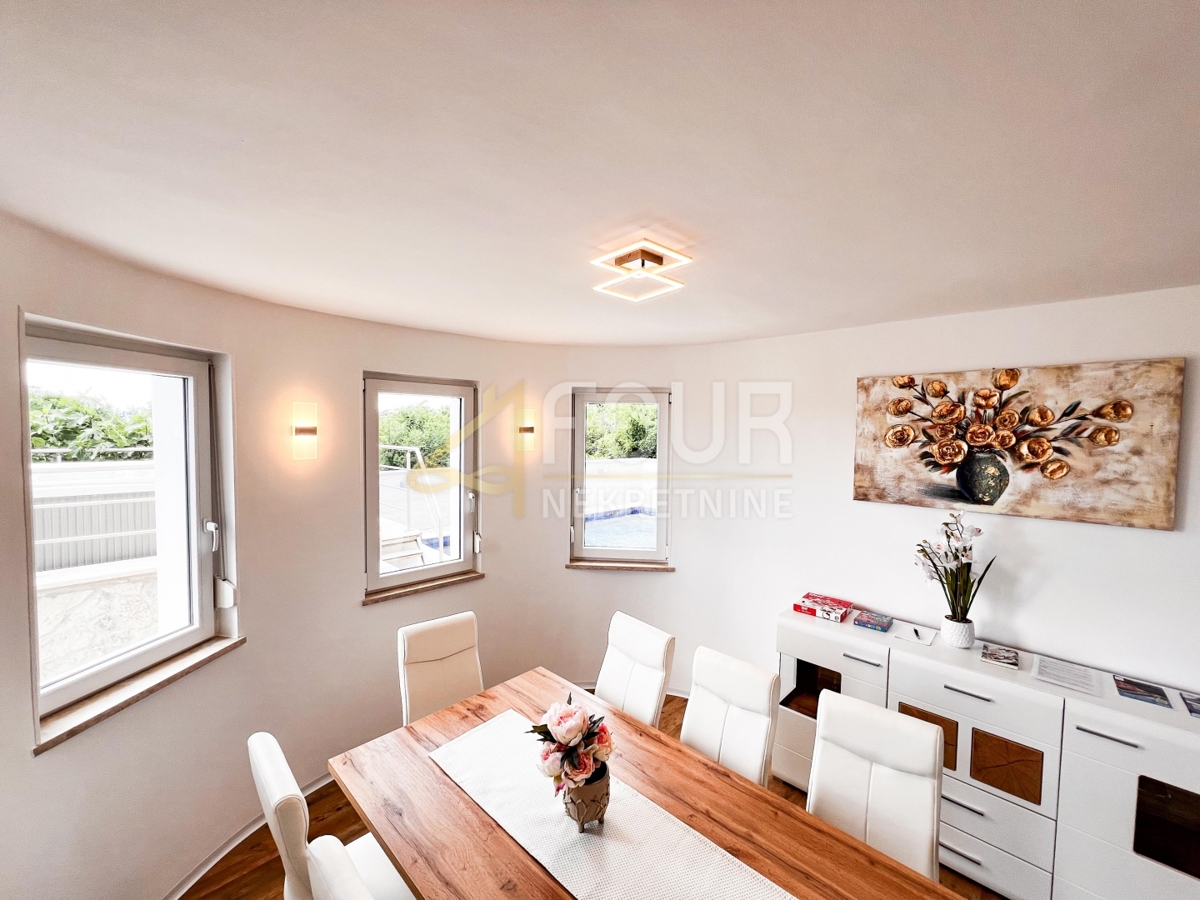 Hiša Crikvenica, 300m2