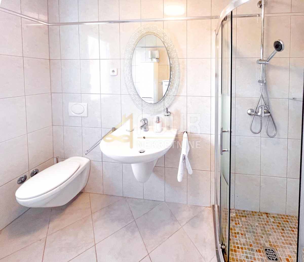 Hiša Crikvenica, 300m2