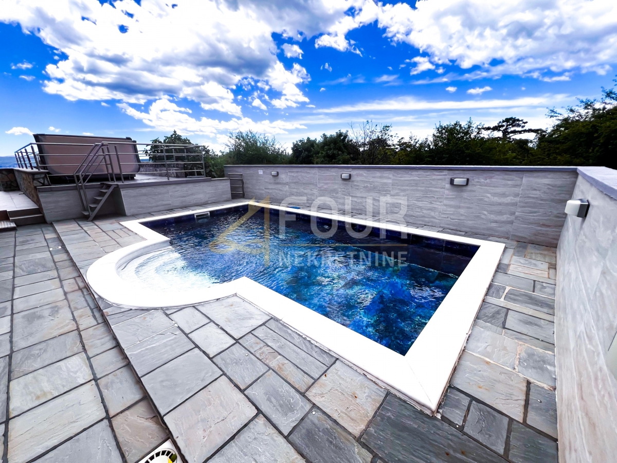 Hiša Crikvenica, 300m2