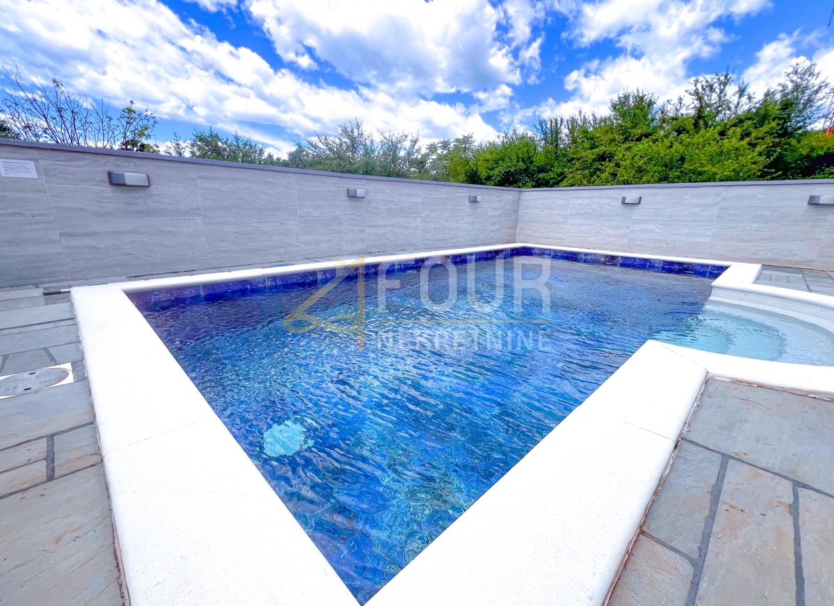 Hiša Crikvenica, 300m2