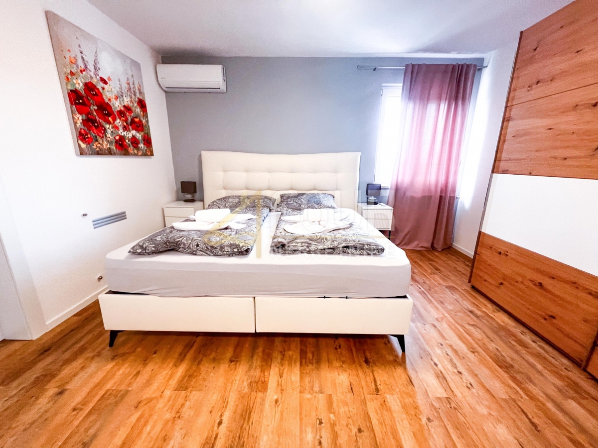 Hiša Crikvenica, 300m2