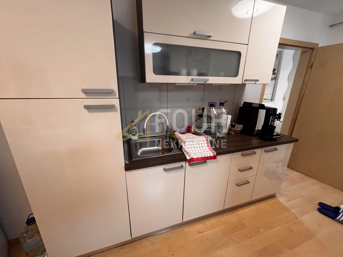 Hiša Crikvenica, 300m2