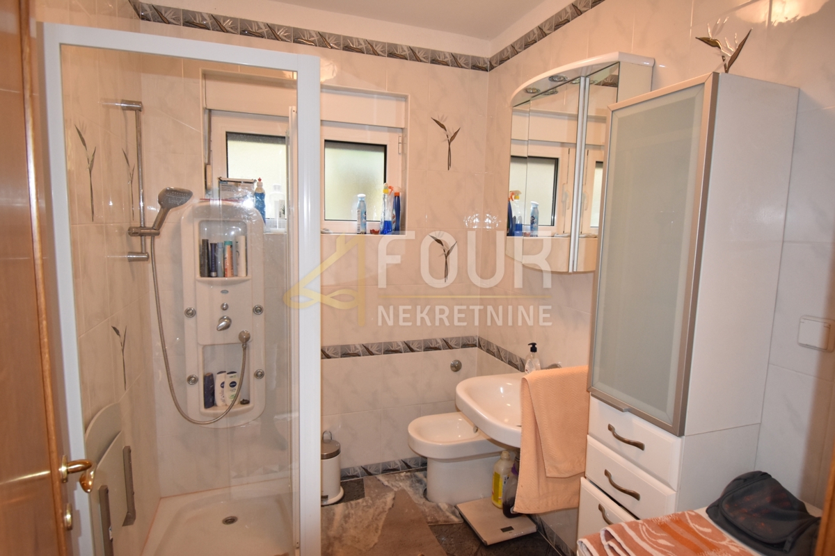 Hiša Oprić, Opatija - Okolica, 195m2