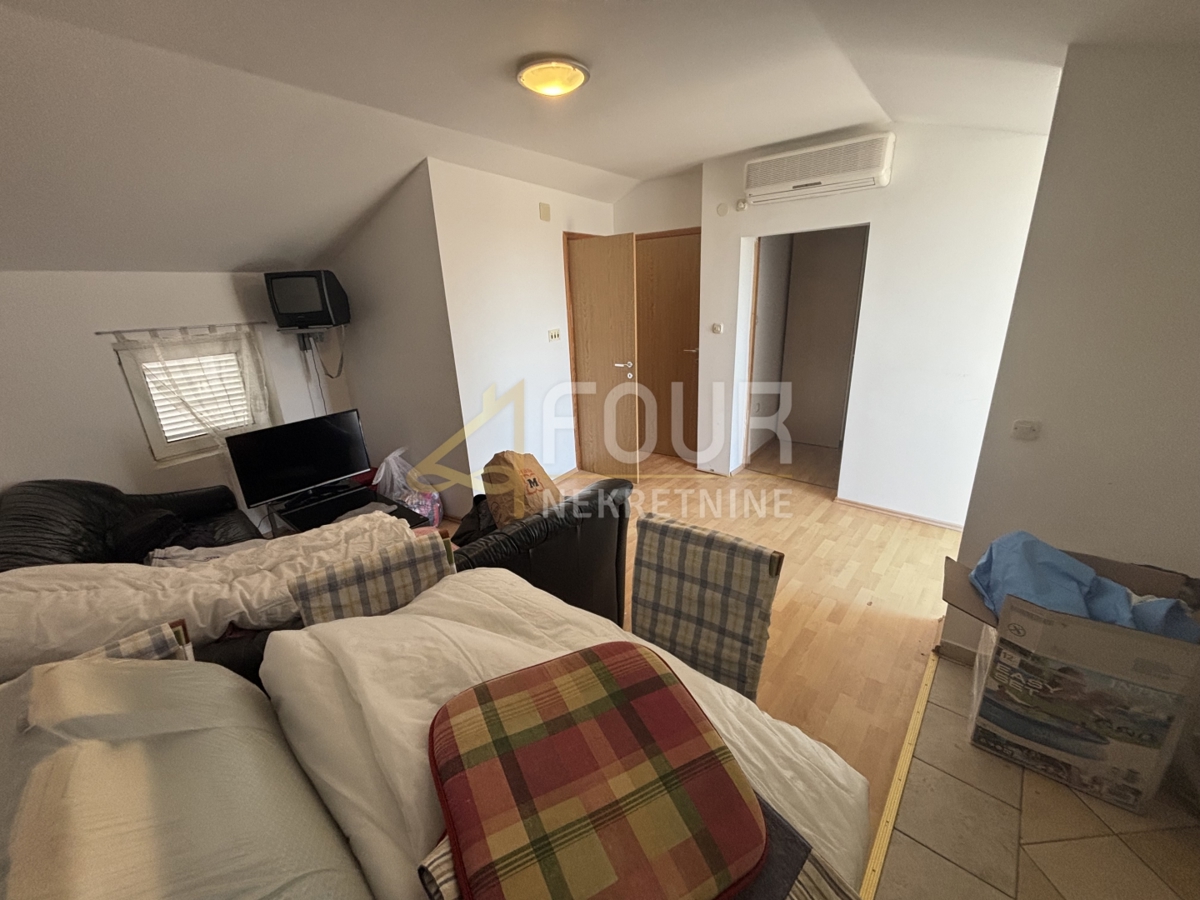 Hiša Novi Vinodolski, 77m2