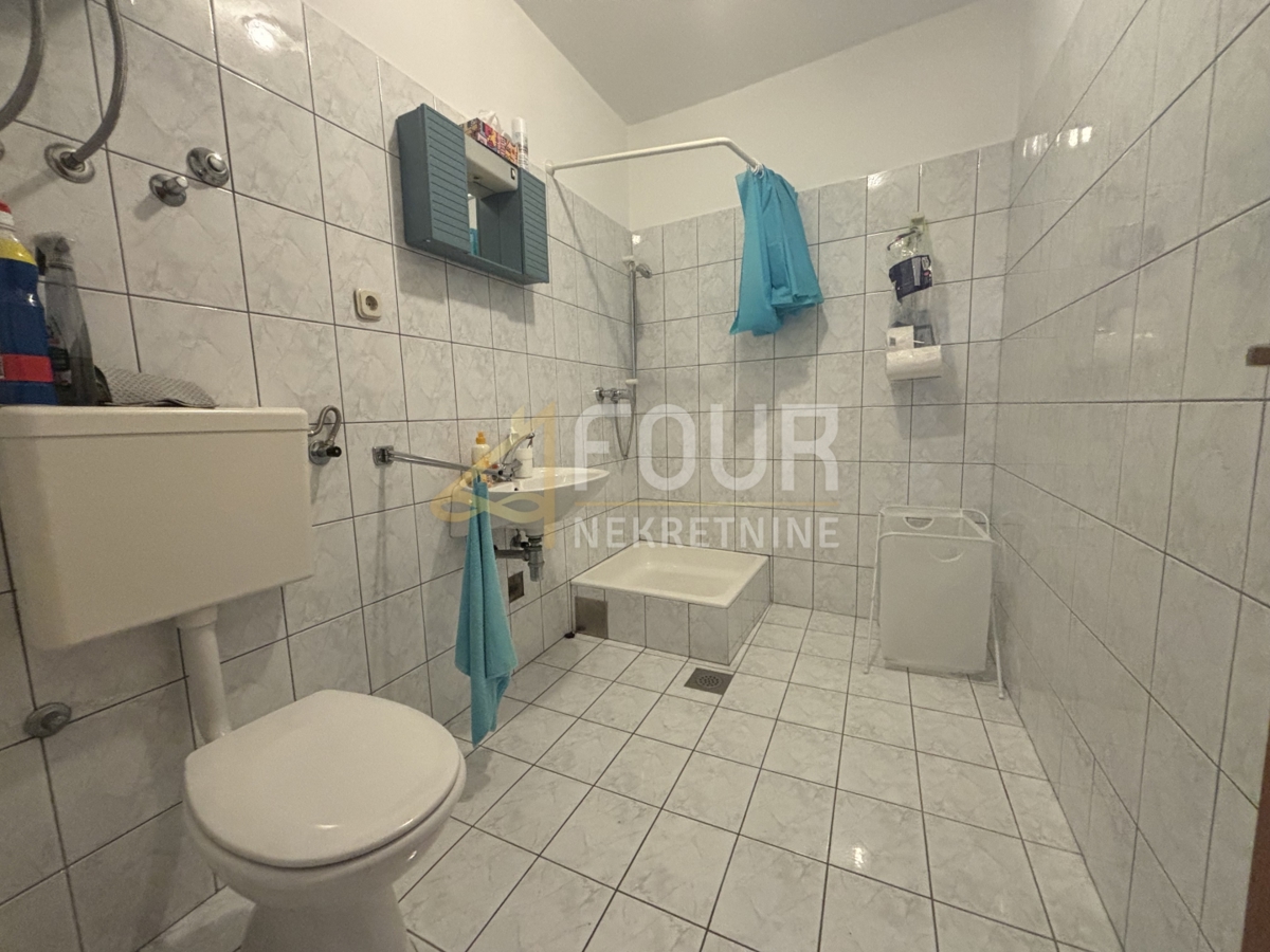 Hiša Novi Vinodolski, 77m2