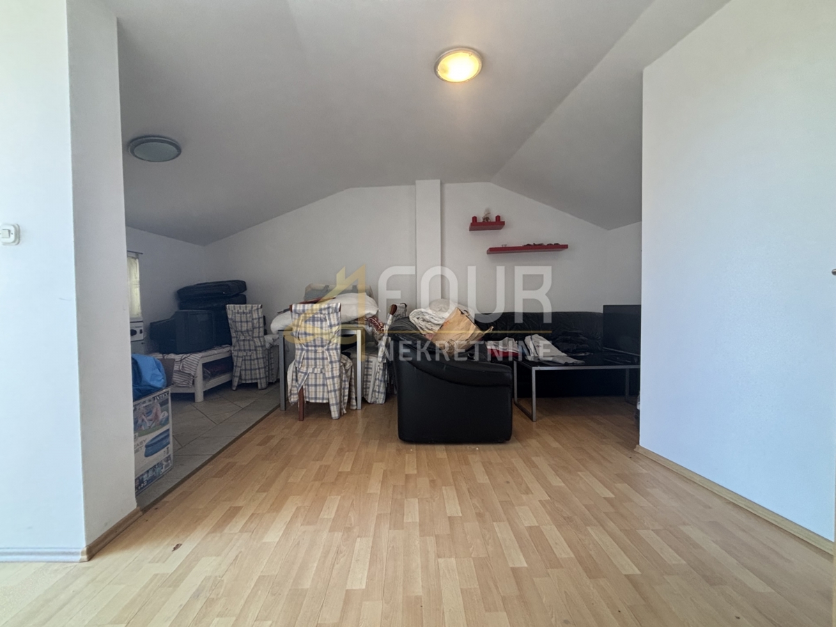 Hiša Novi Vinodolski, 77m2