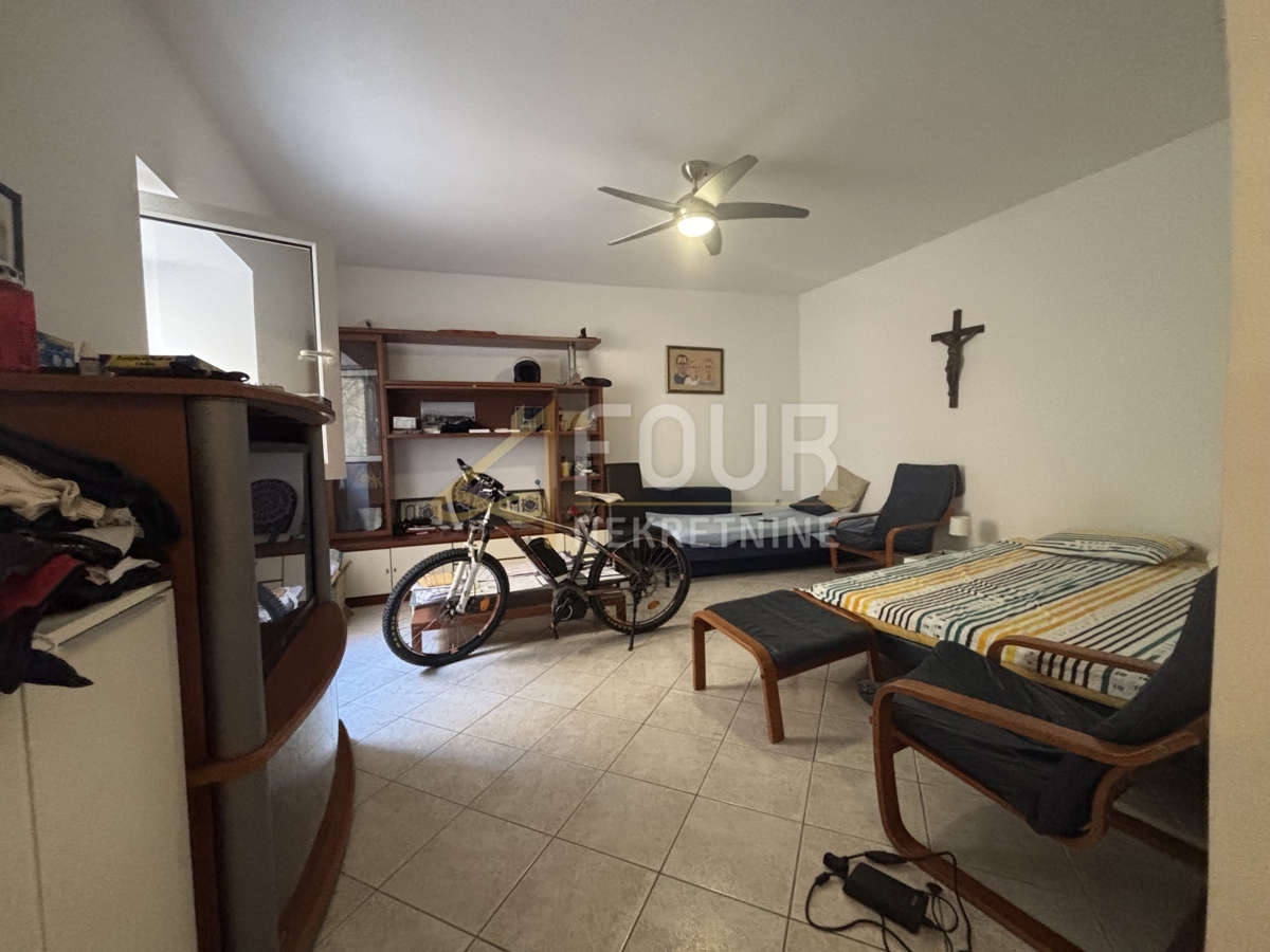 Hiša Novi Vinodolski, 77m2