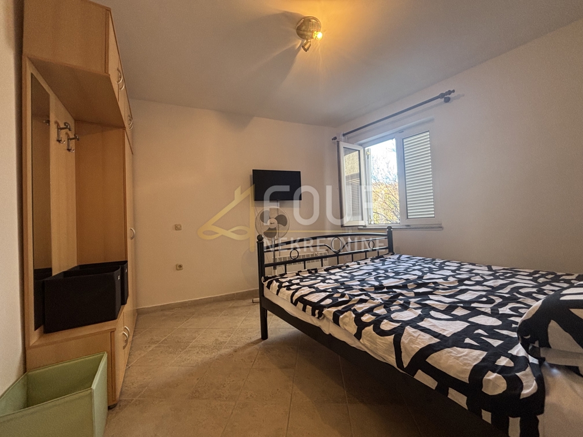 Hiša Novi Vinodolski, 77m2