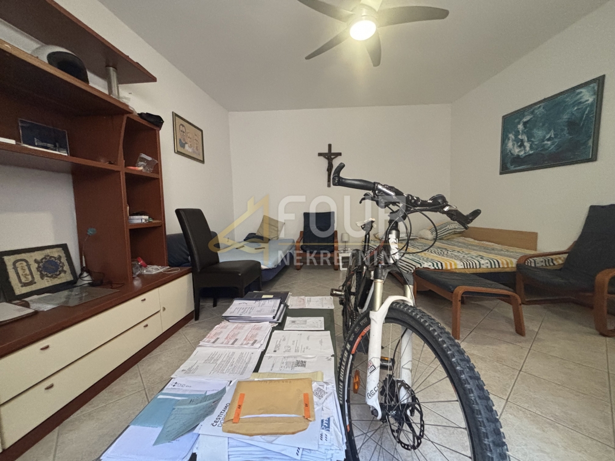 Hiša Novi Vinodolski, 77m2