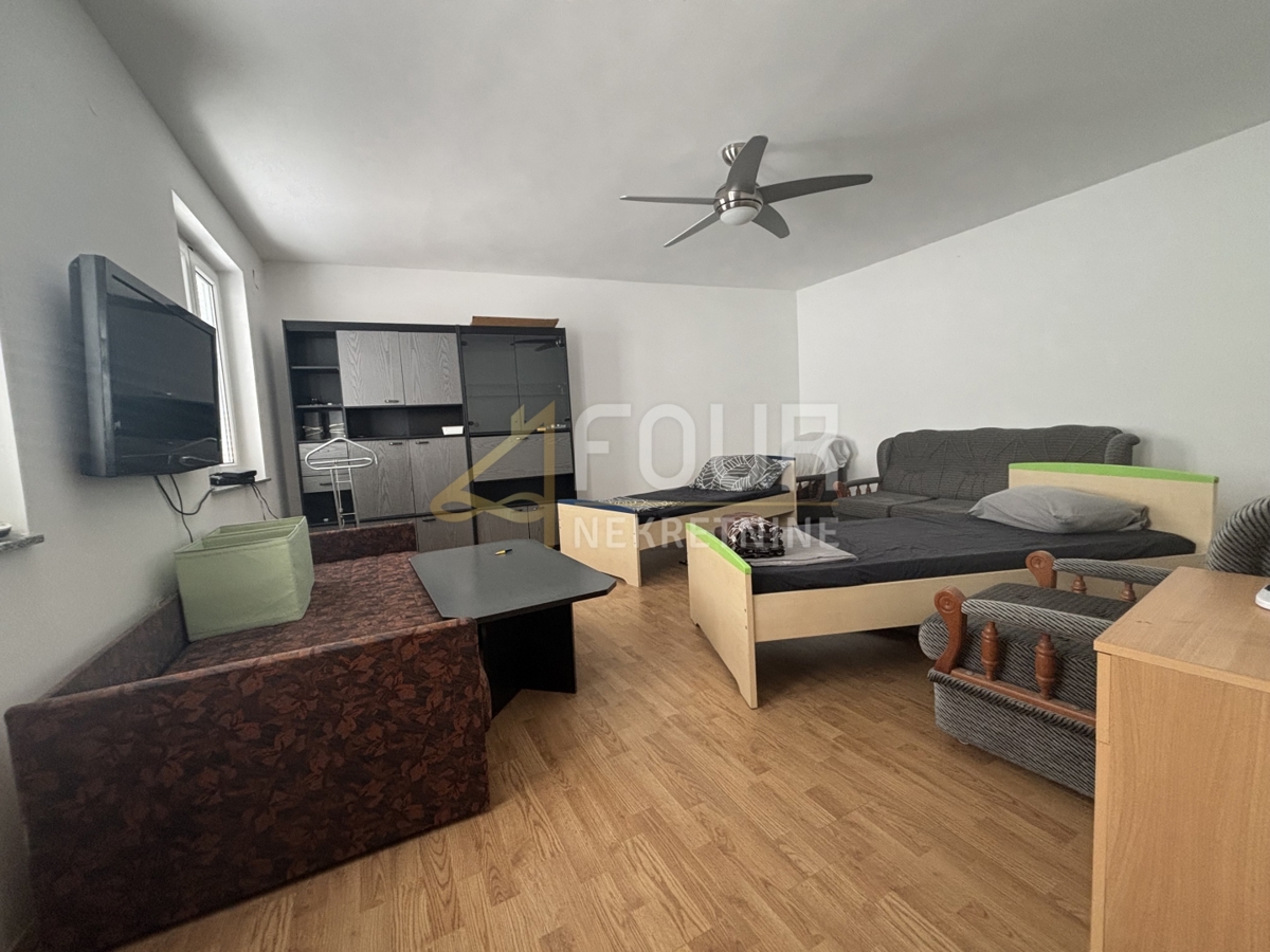 Hiša Novi Vinodolski, 77m2