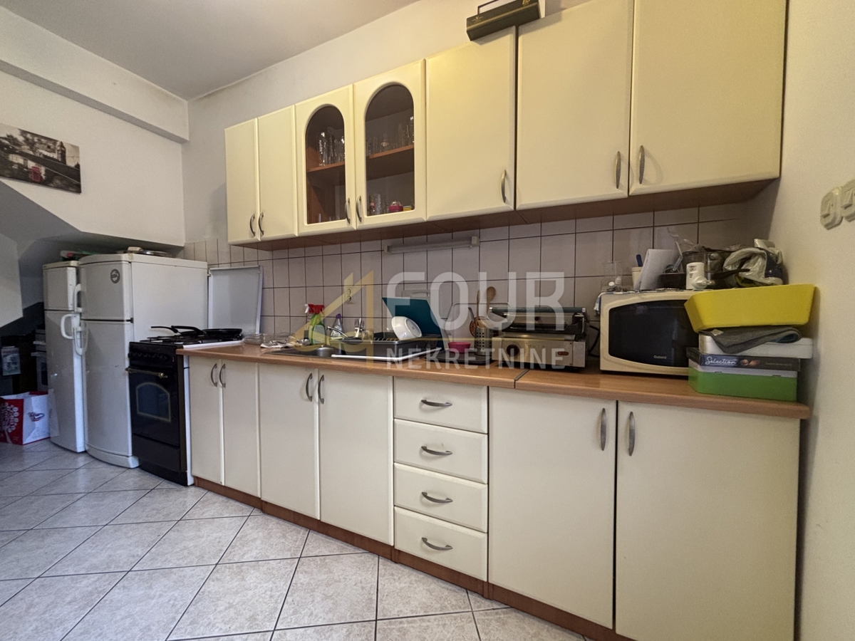 Hiša Novi Vinodolski, 77m2