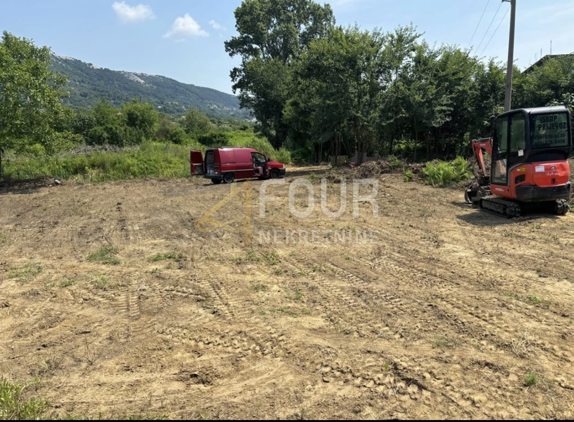 Zemljišče Mundanije, Rab, 1.713m2