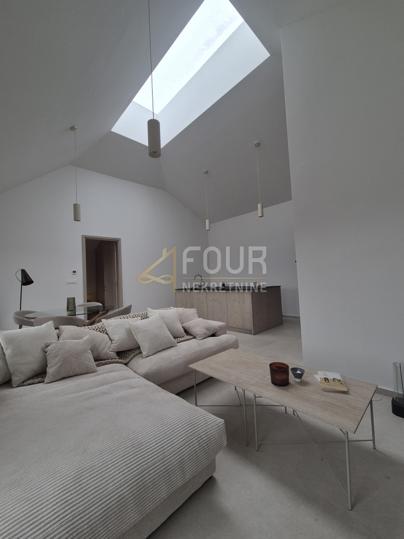 Hiša Ravna Gora, 144m2