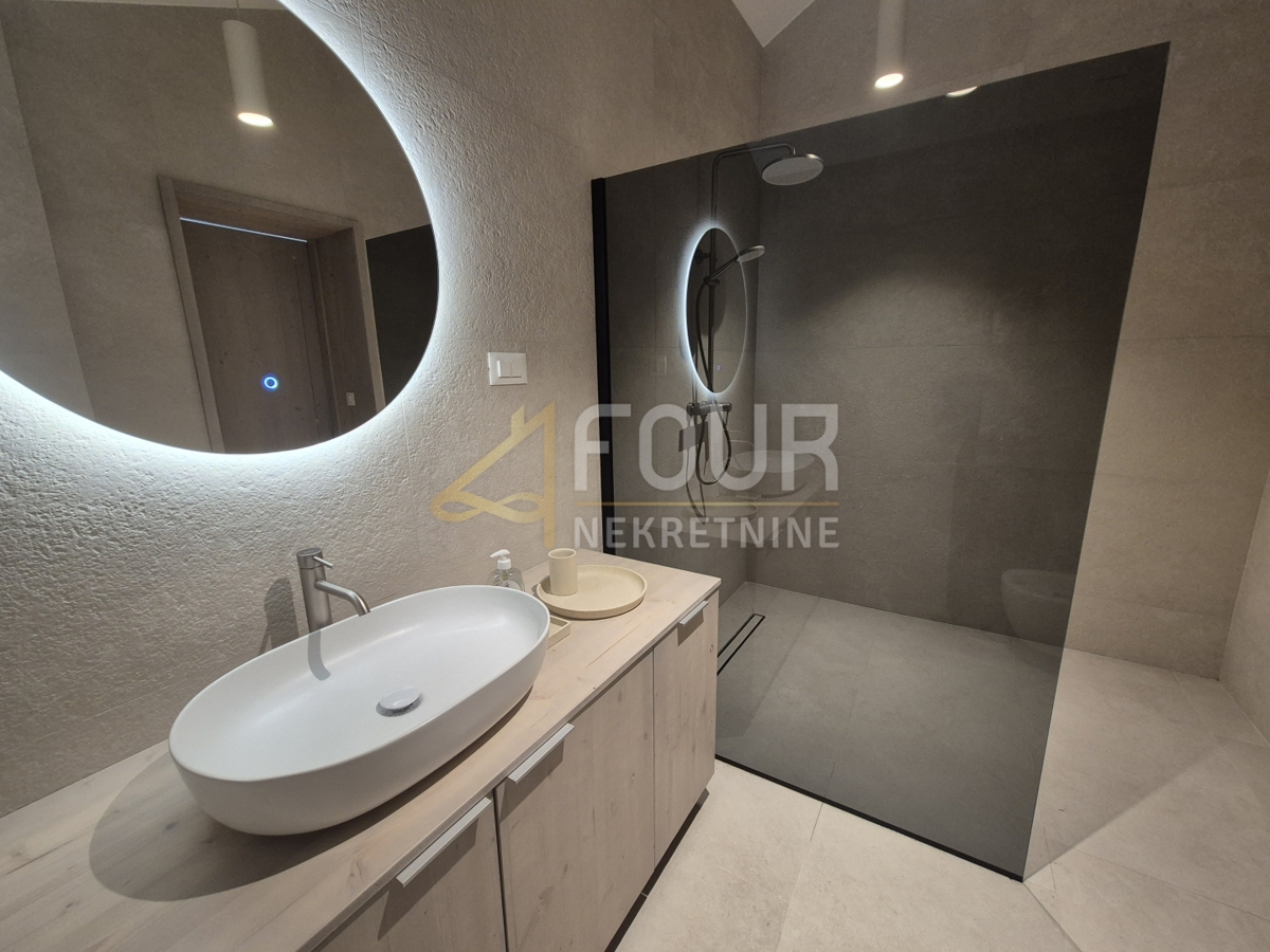 Hiša Ravna Gora, 144m2