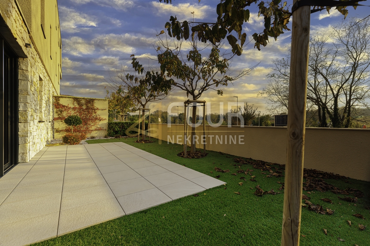 Istra, Umag - okolica, apartma - luksuzni letovišče, 1. vrsta do morja