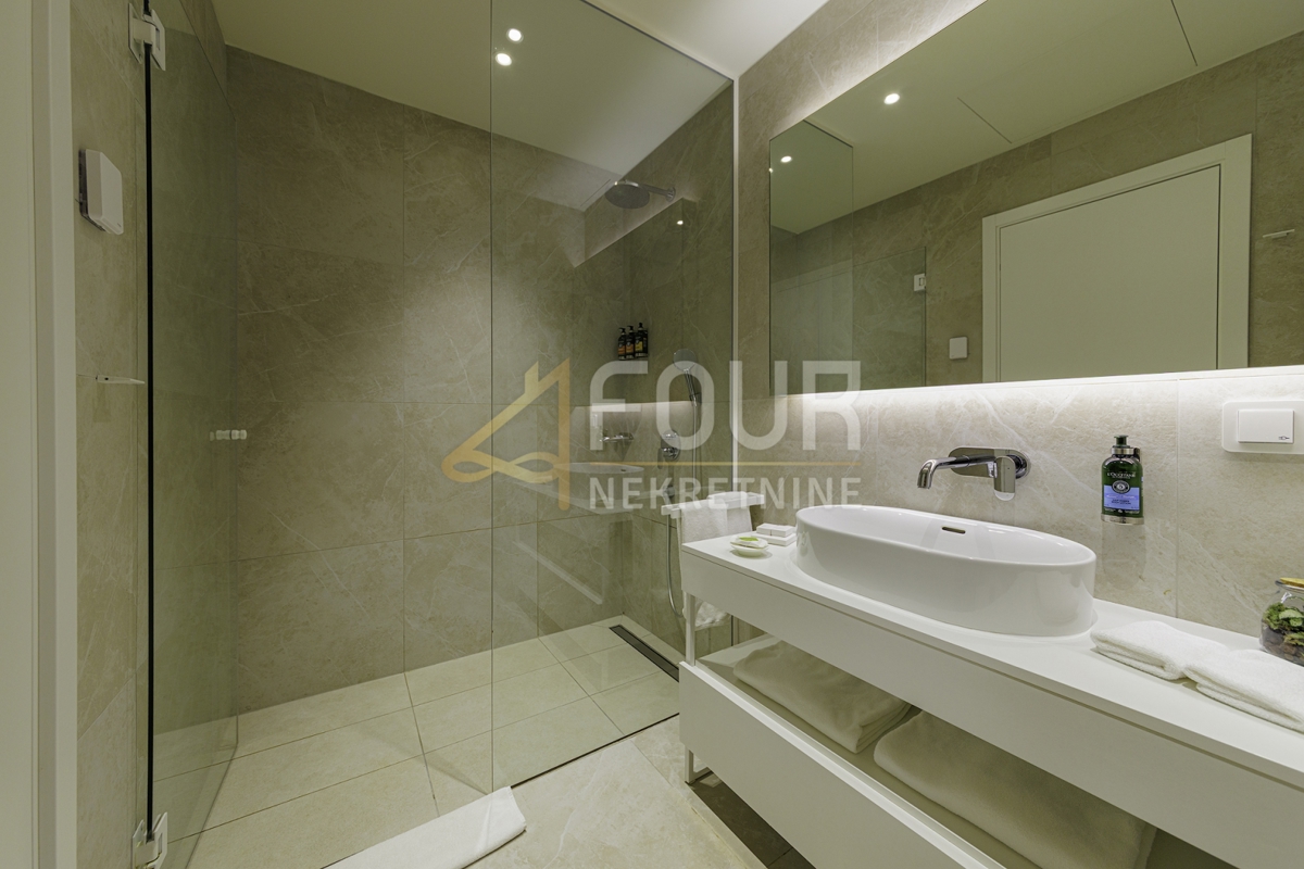 Istra, Umag - okolica, apartma - luksuzni letovišče, 1. vrsta do morja