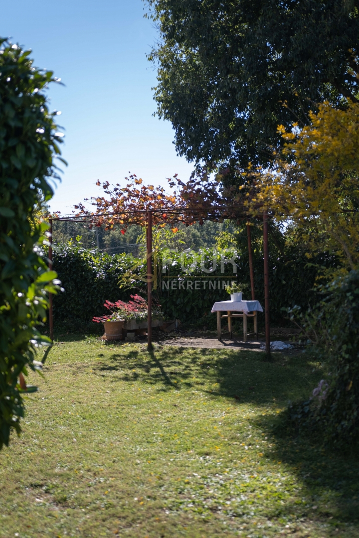 Hiša Svetvinčenat, 344m2