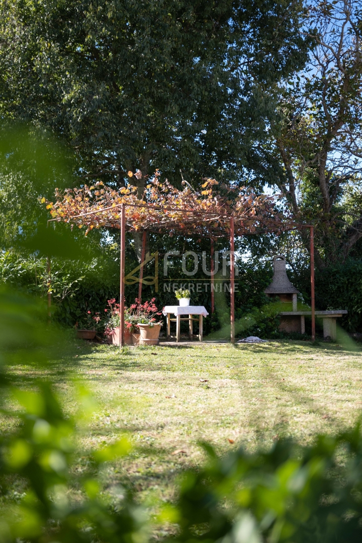 Hiša Svetvinčenat, 344m2