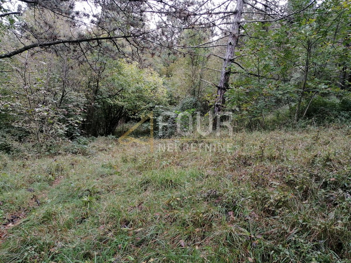 Zemljišče Klana, 3.690m2