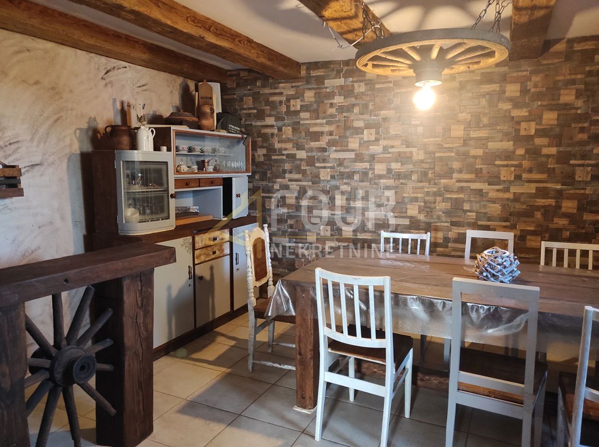 Hiša Vrbovsko, 170m2