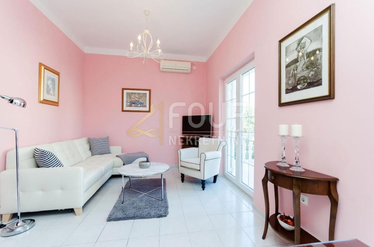 Hiša Malinska, Malinska-Dubašnica, 930m2