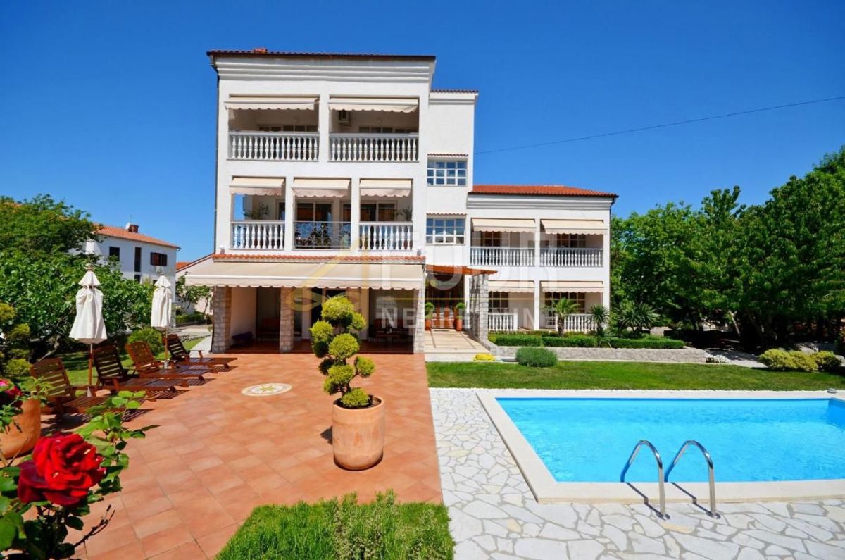 Hiša Malinska, Malinska-Dubašnica, 930m2