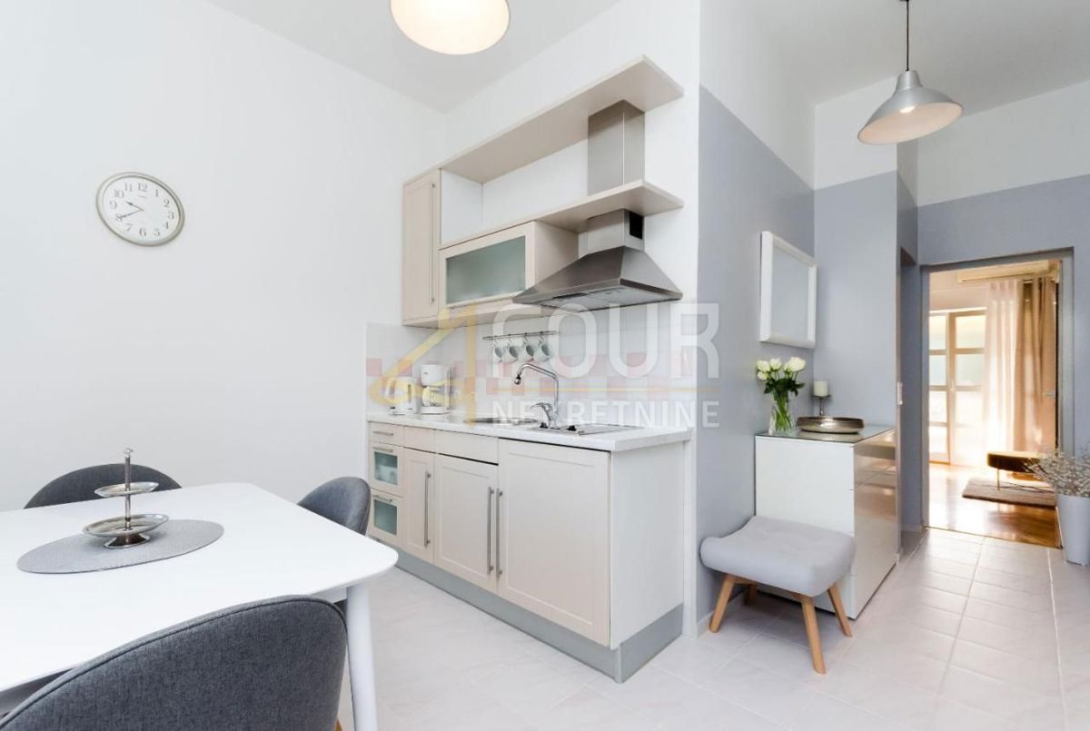 Hiša Malinska, Malinska-Dubašnica, 930m2