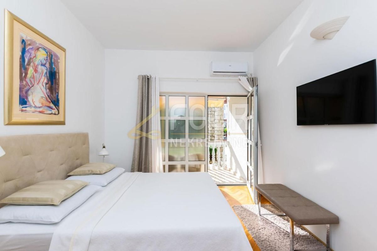 Hiša Malinska, Malinska-Dubašnica, 930m2