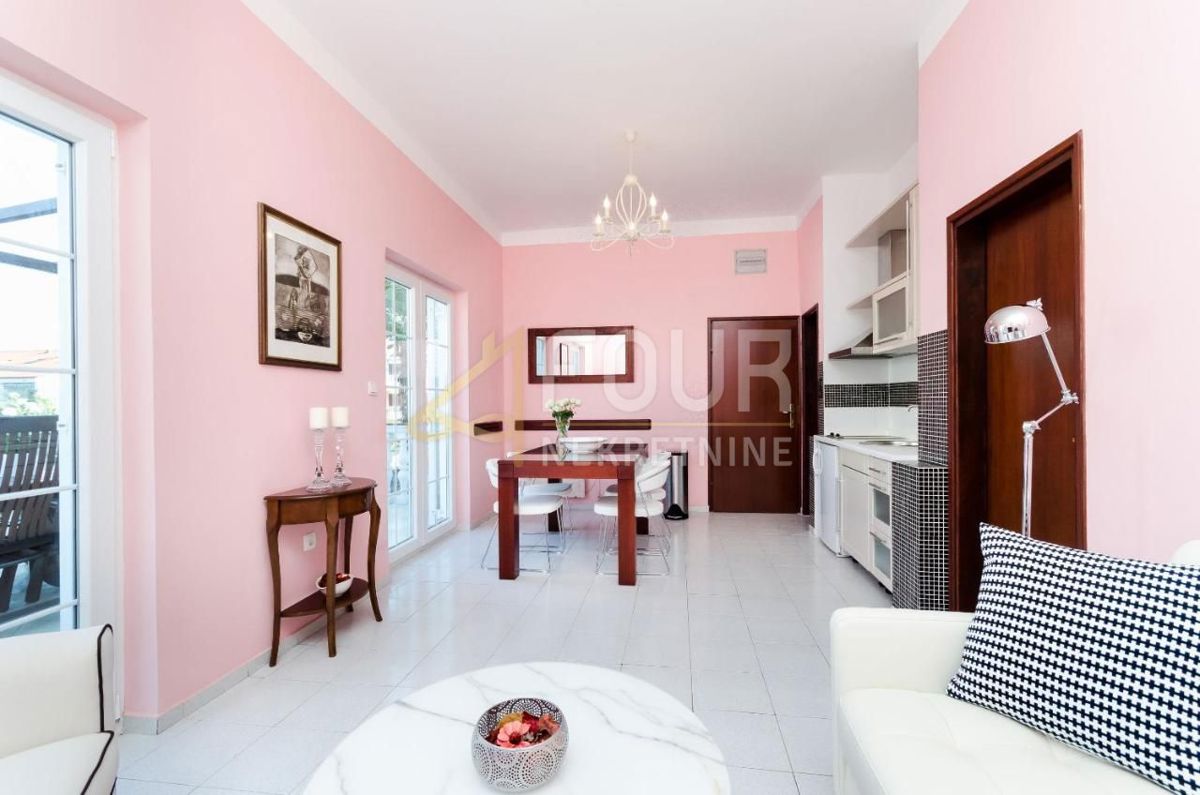 Hiša Malinska, Malinska-Dubašnica, 930m2