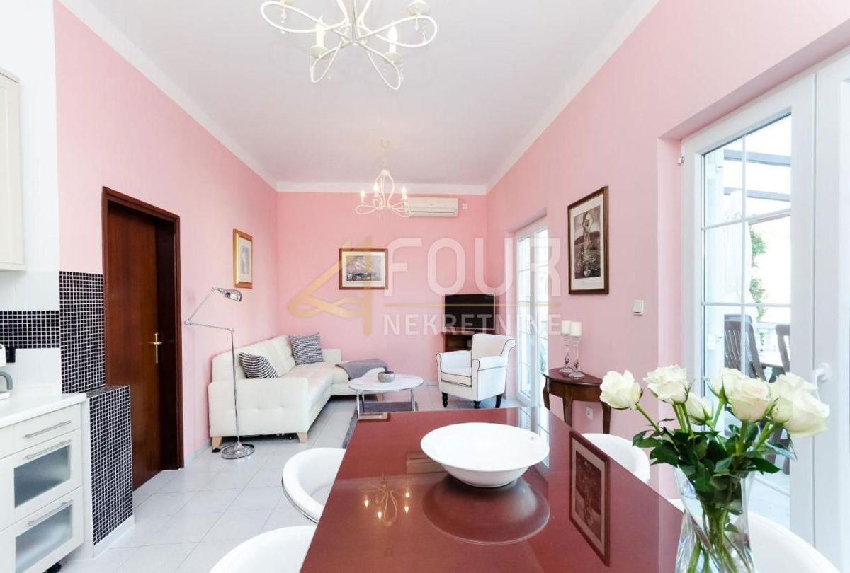 Hiša Malinska, Malinska-Dubašnica, 930m2