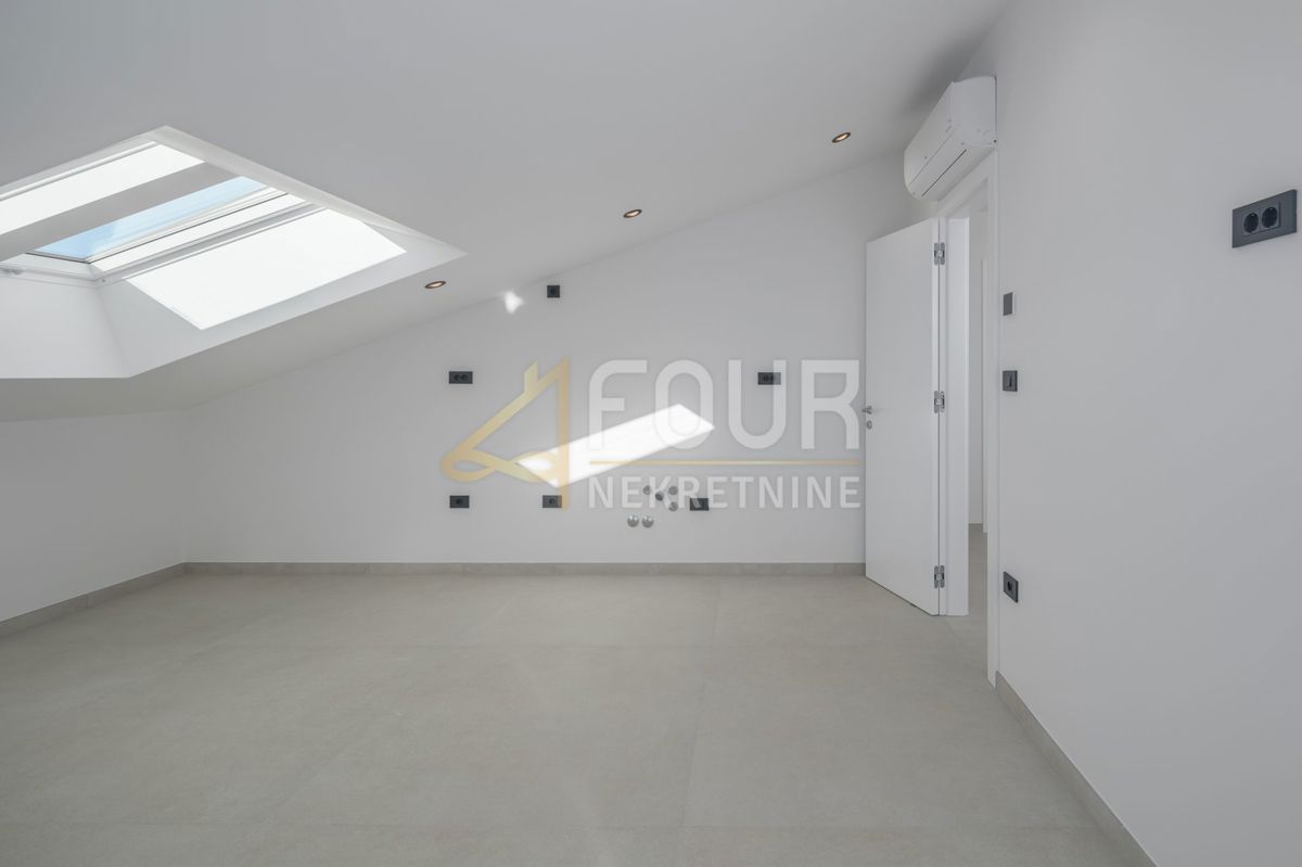 Stanovanje Rovinj, 202,73m2