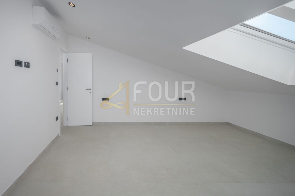 Stanovanje Rovinj, 202,73m2