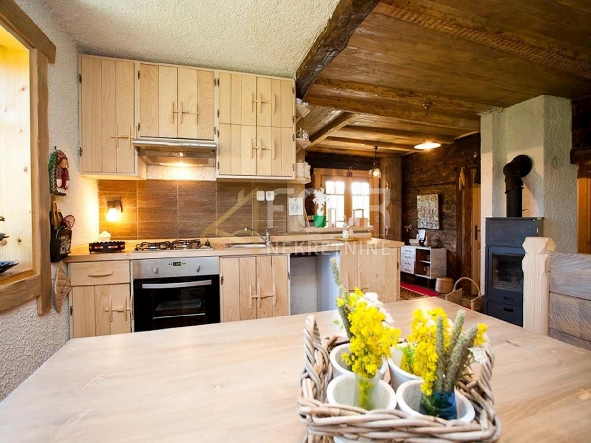 Hiša Begovo Razdolje, Mrkopalj, 210m2