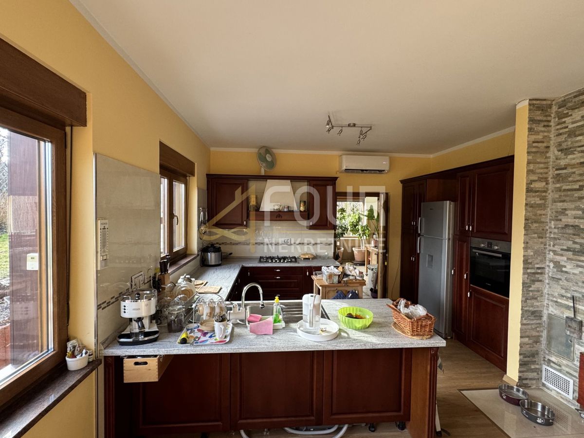 Hiša Brod Moravice, 330m2