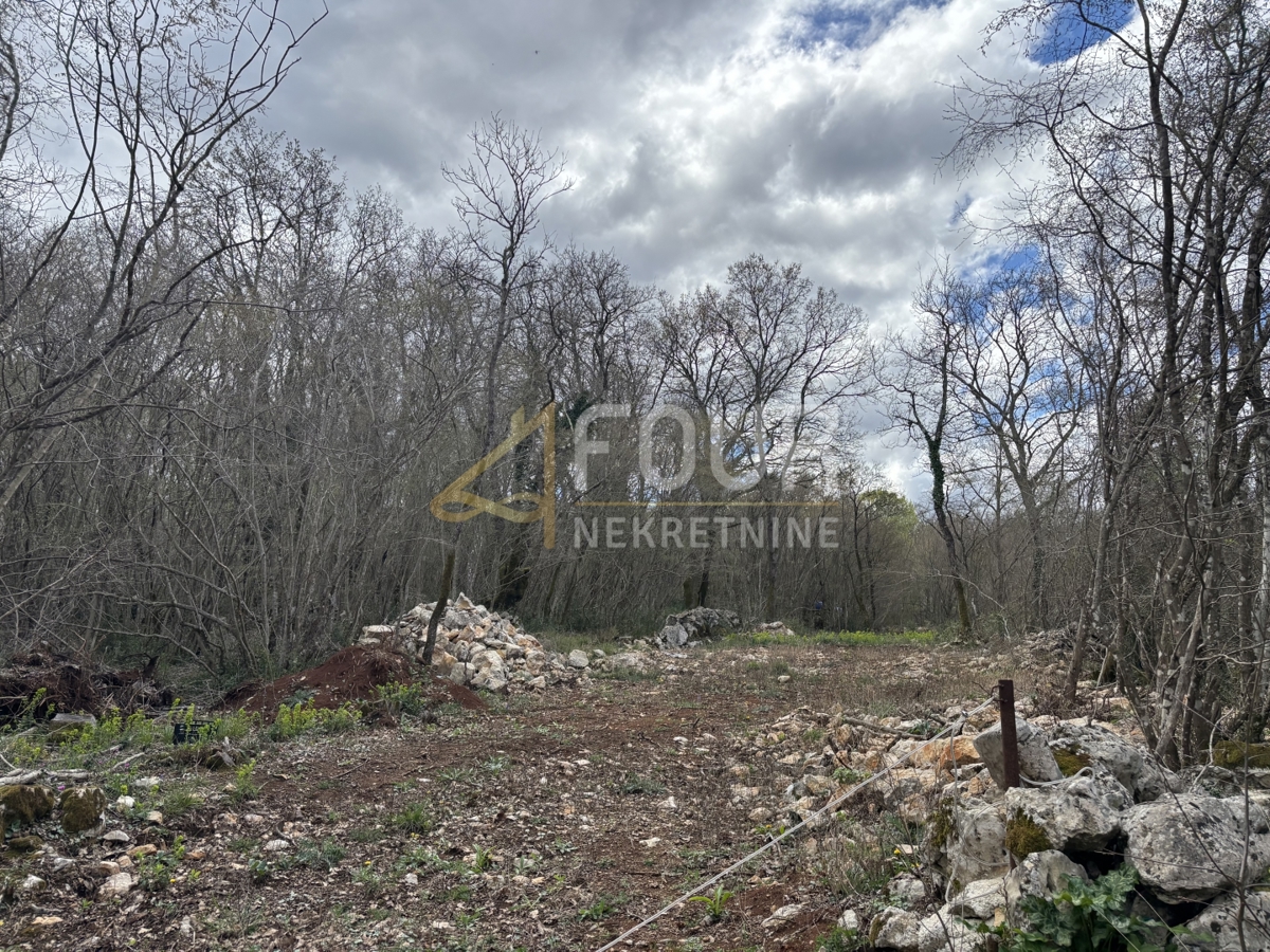 Zemljišče Njivice, Omišalj, 670m2