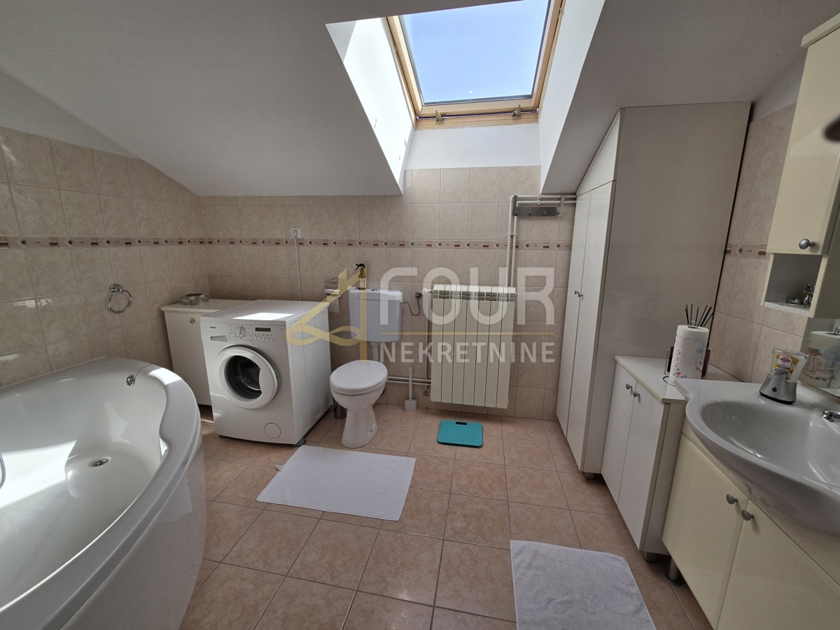 Stanovanje Cres, 131,97m2