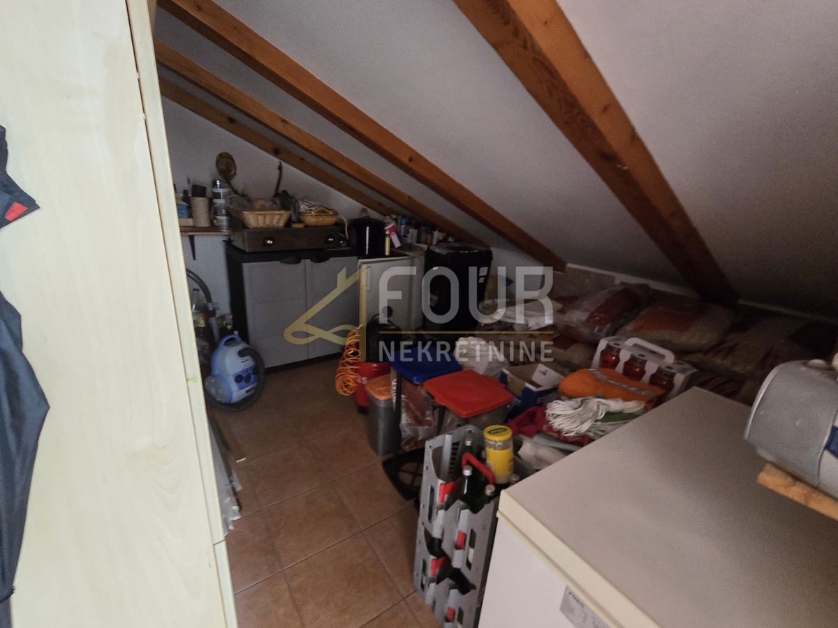 Stanovanje Cres, 131,97m2